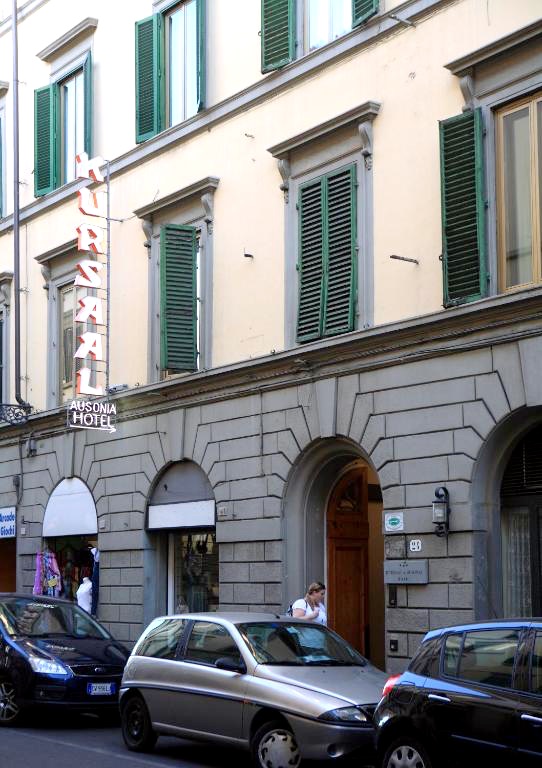 ingresso dell' Hotel Kursaal e Ausonia Firenze 3 stelle in centro a firenze